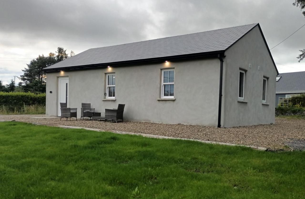 Tadgh'S Cottage Ennis Bagian luar foto